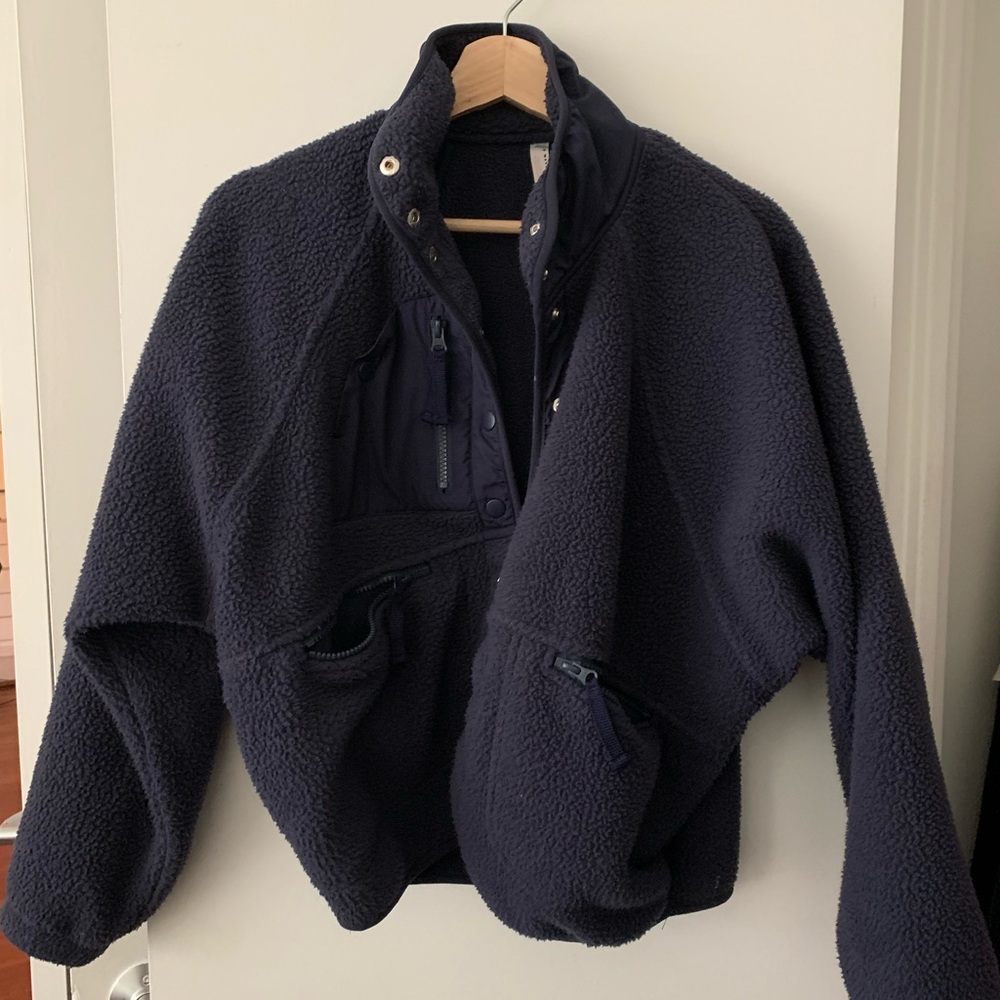 Free People navy hit the slopes fleece jacket Small